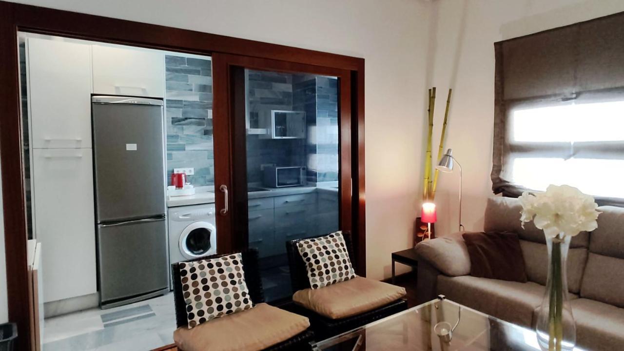 Selecta Elegante Apartamento Con Patio En Centro Historico Sevilla Bagian luar foto