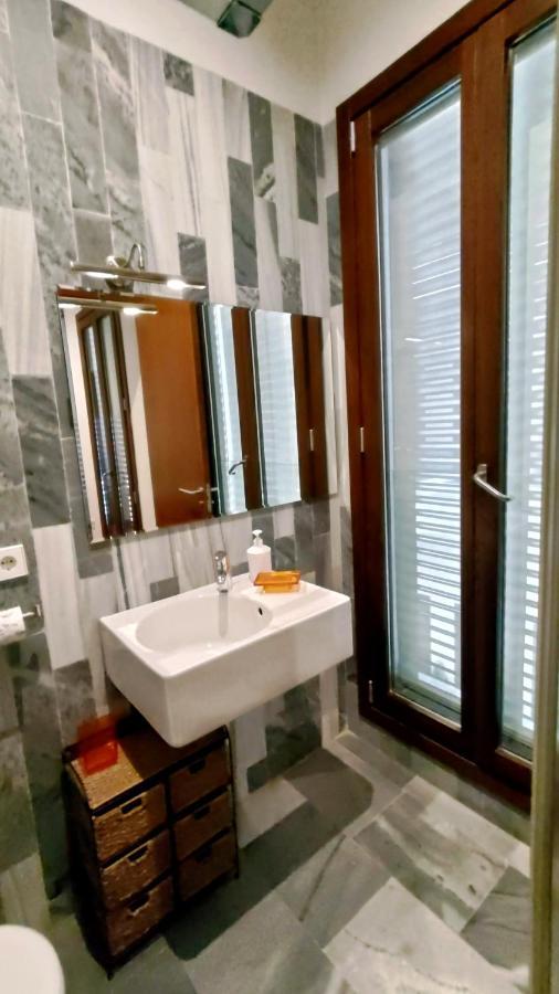 Selecta Elegante Apartamento Con Patio En Centro Historico Sevilla Bagian luar foto